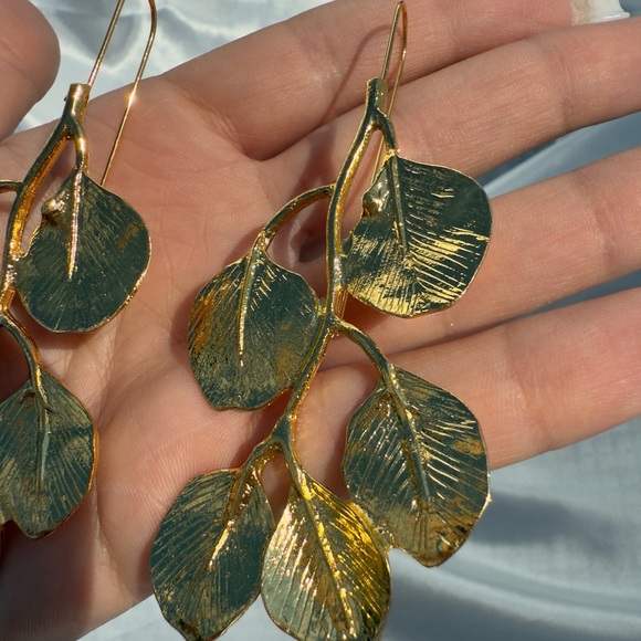 Zara unique Gold Leaf Drop Earrings - Picture 4 of 6